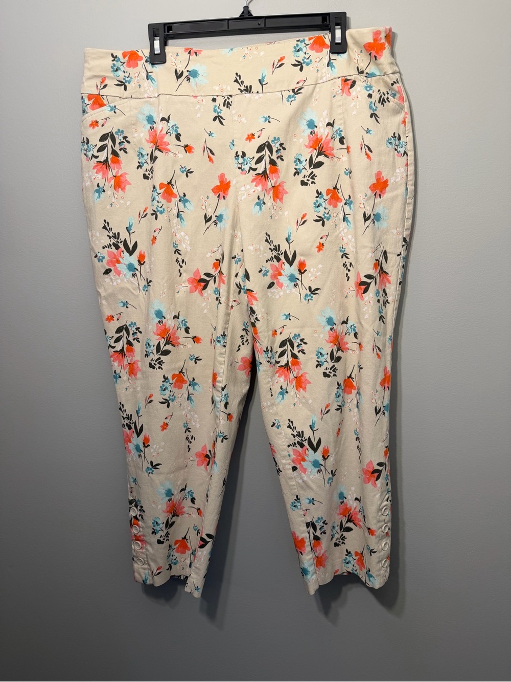 Cato Cream Capris with Coral & Aqua Floral Print